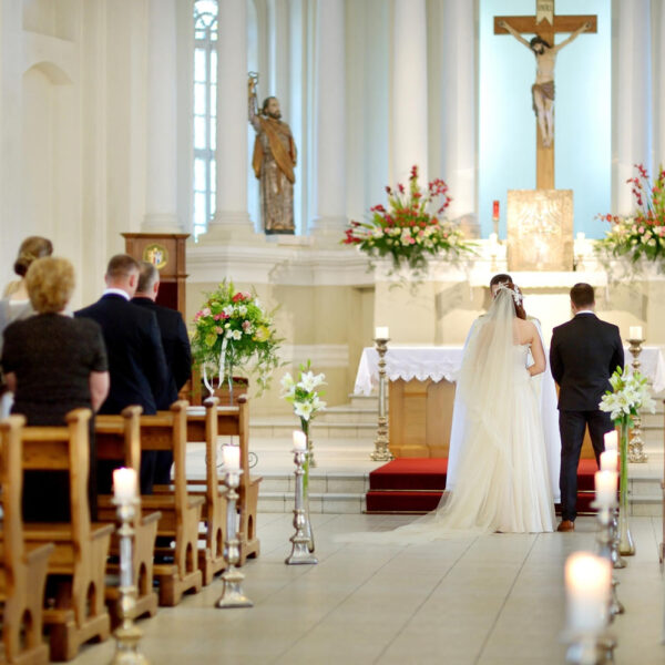 Les Sept Sacrements : Une Exploration de la Grâce Divine